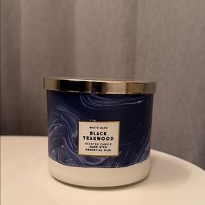 Bath and Body Works / White Barn Black Teakwood Candle